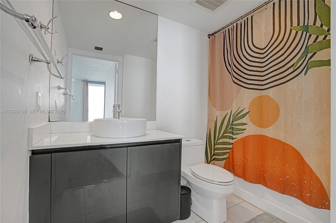 For Sale: $325,000 (0 beds, 1 baths, 545 Square Feet)