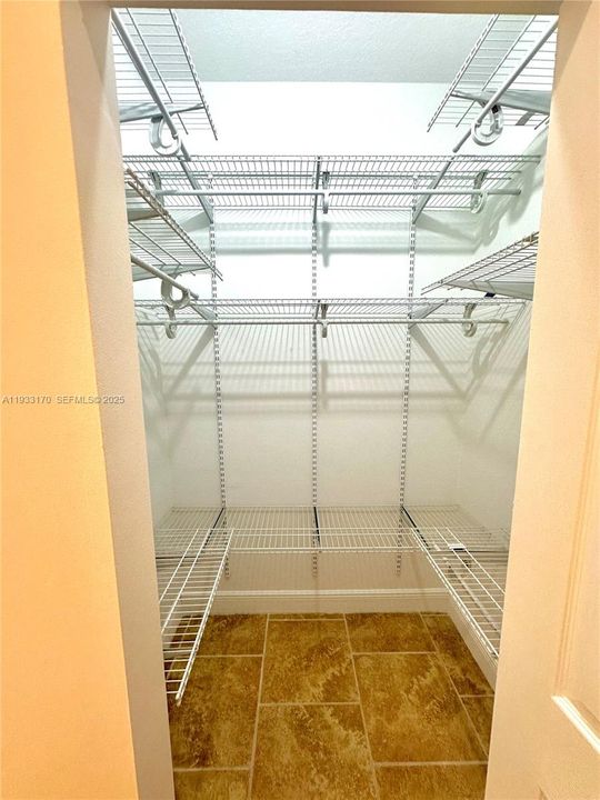 В аренду: $3,900 (4 спален, 2 ванн, 1700 Квадратных фут)