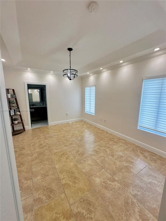 В аренду: $3,900 (4 спален, 2 ванн, 1700 Квадратных фут)