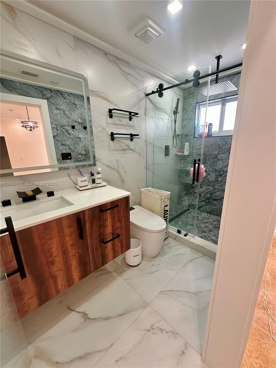 В аренду: $3,900 (4 спален, 2 ванн, 1700 Квадратных фут)