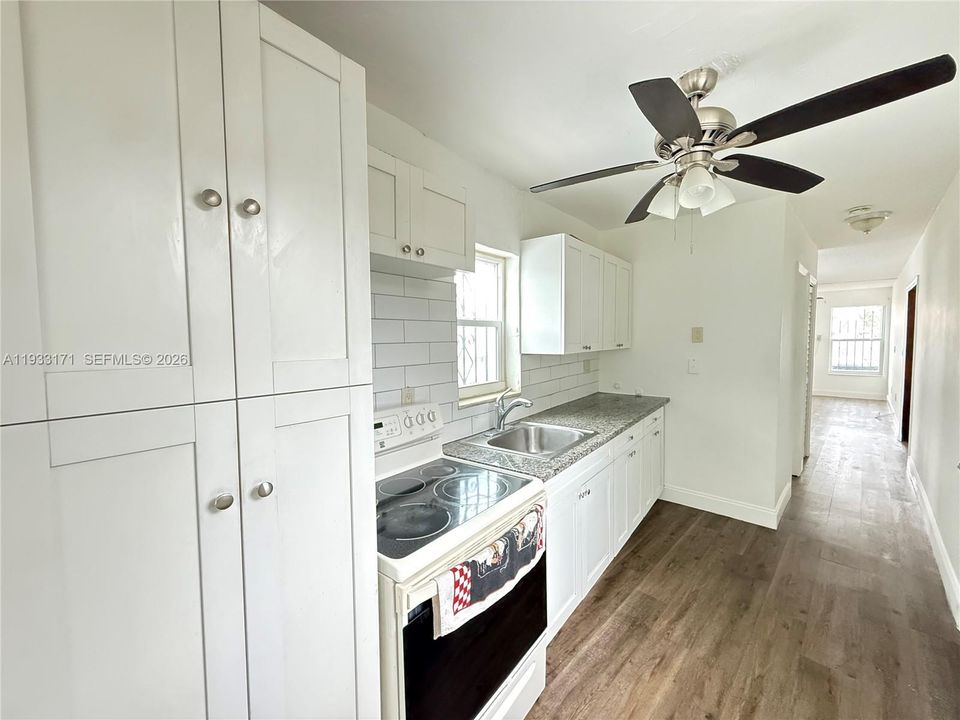 出租: $2,250 (2 贝兹, 2 浴室, 1084 平方英尺)