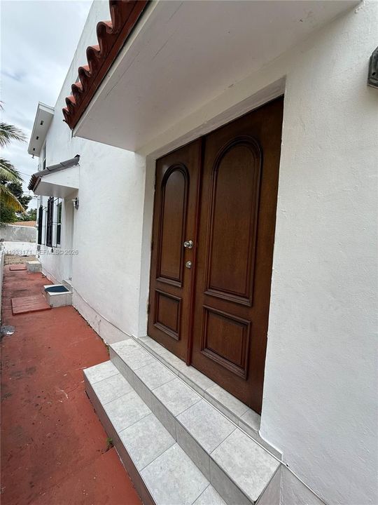 出租: $2,250 (2 贝兹, 2 浴室, 1084 平方英尺)