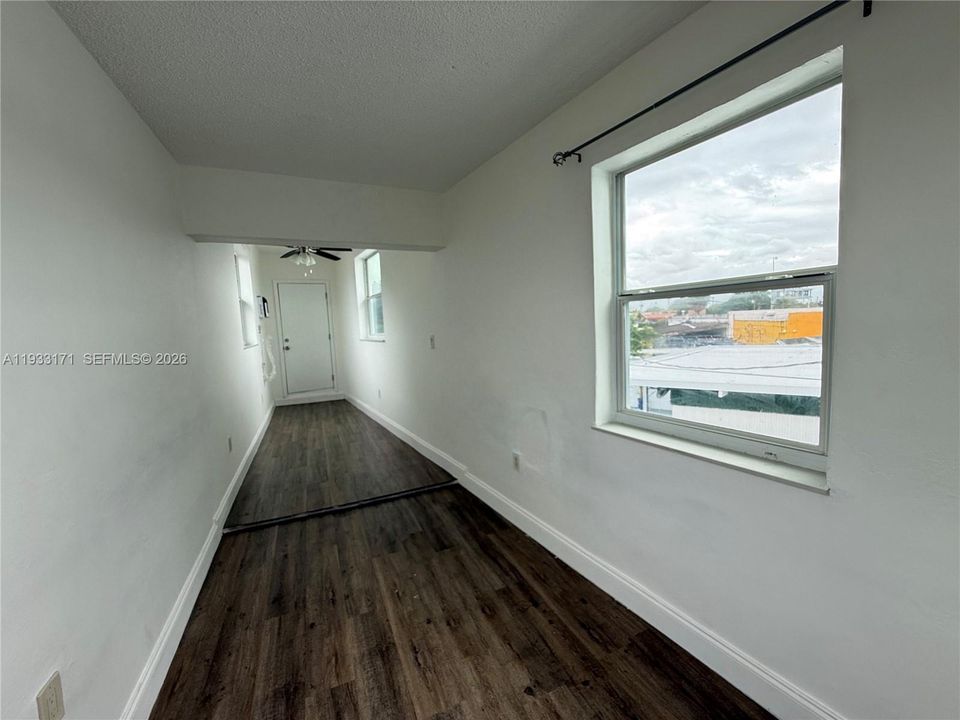 出租: $2,250 (2 贝兹, 2 浴室, 1084 平方英尺)