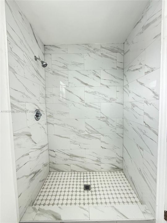 出租: $2,250 (2 贝兹, 2 浴室, 1084 平方英尺)