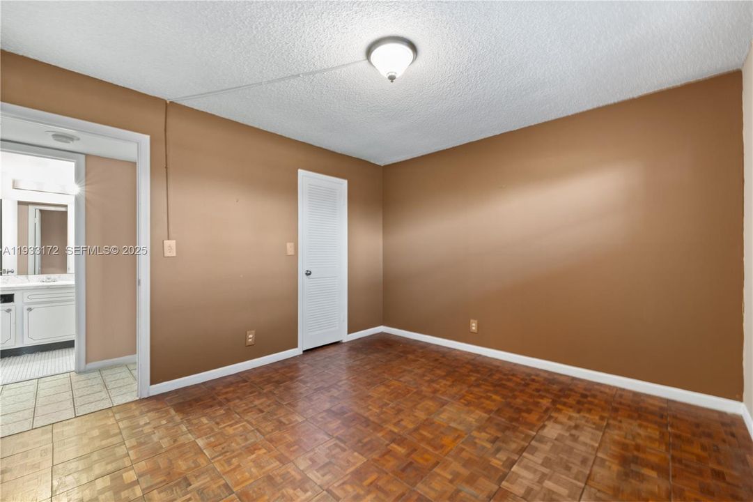 For Sale: $130,000 (2 beds, 2 baths, 1170 Square Feet)