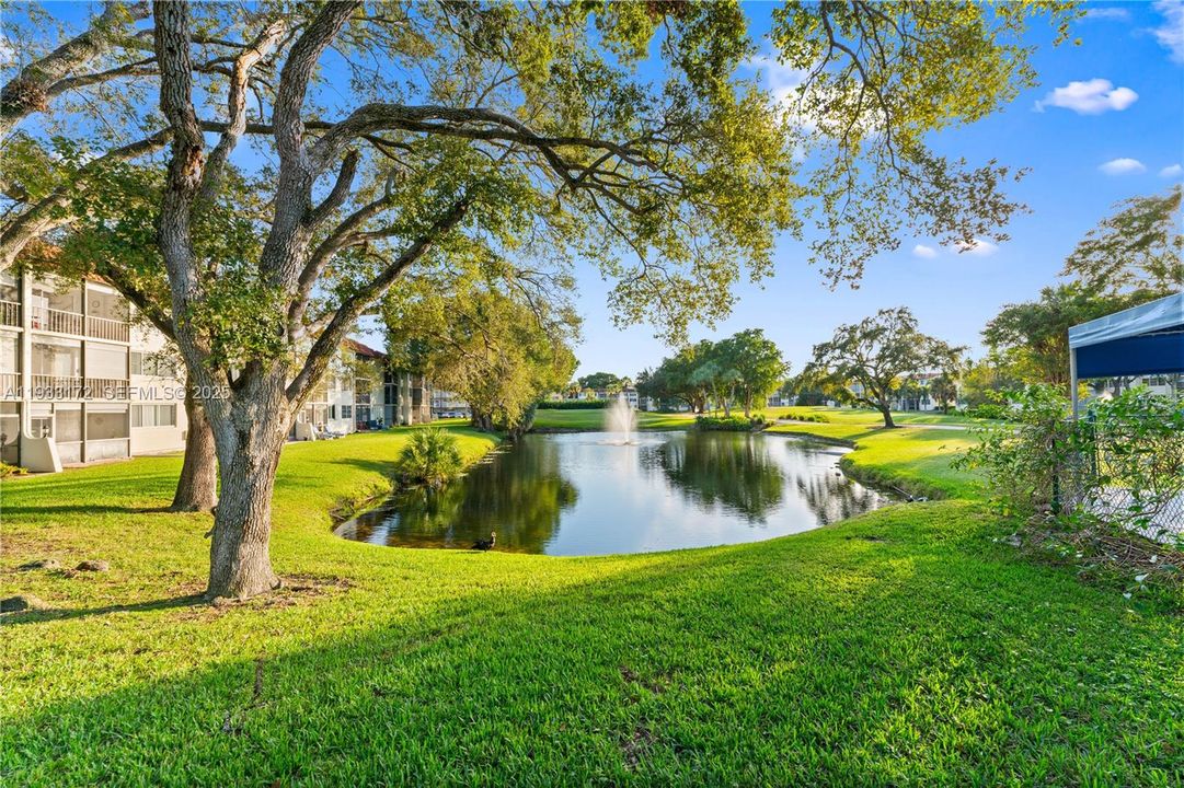 For Sale: $130,000 (2 beds, 2 baths, 1170 Square Feet)