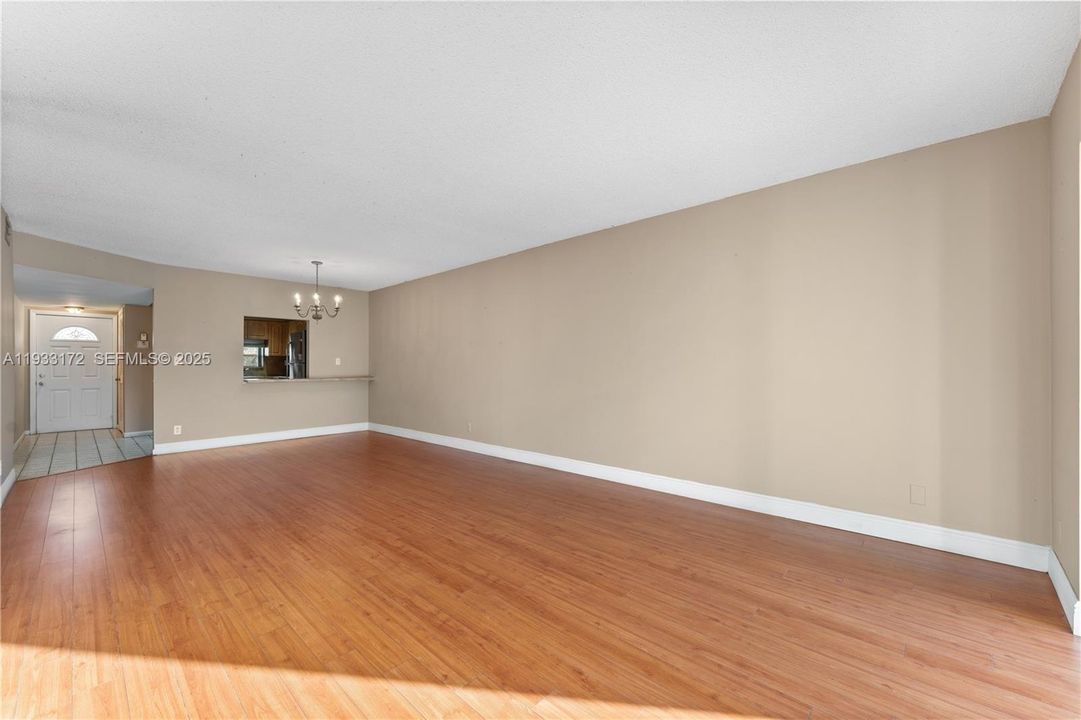 For Sale: $130,000 (2 beds, 2 baths, 1170 Square Feet)