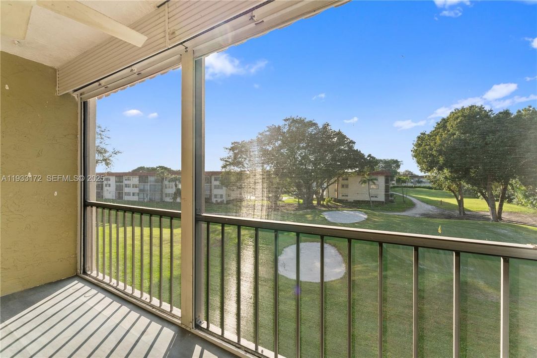 For Sale: $130,000 (2 beds, 2 baths, 1170 Square Feet)