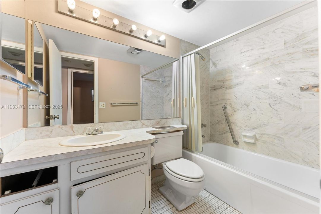 For Sale: $130,000 (2 beds, 2 baths, 1170 Square Feet)