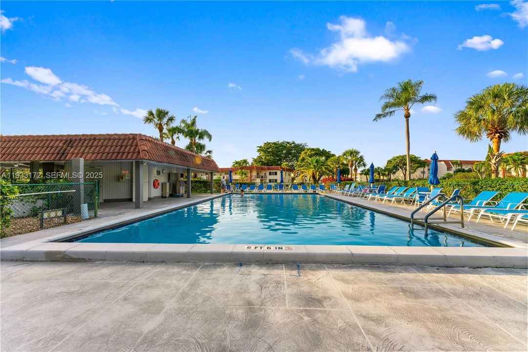 For Sale: $130,000 (2 beds, 2 baths, 1170 Square Feet)