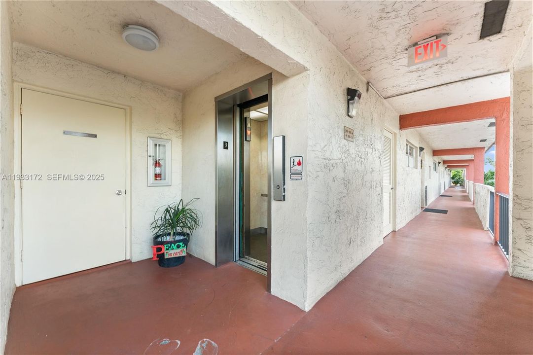 For Sale: $130,000 (2 beds, 2 baths, 1170 Square Feet)