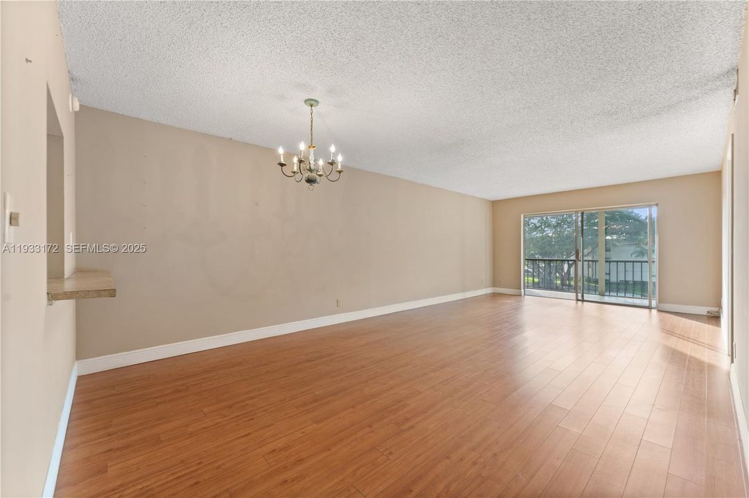 For Sale: $130,000 (2 beds, 2 baths, 1170 Square Feet)