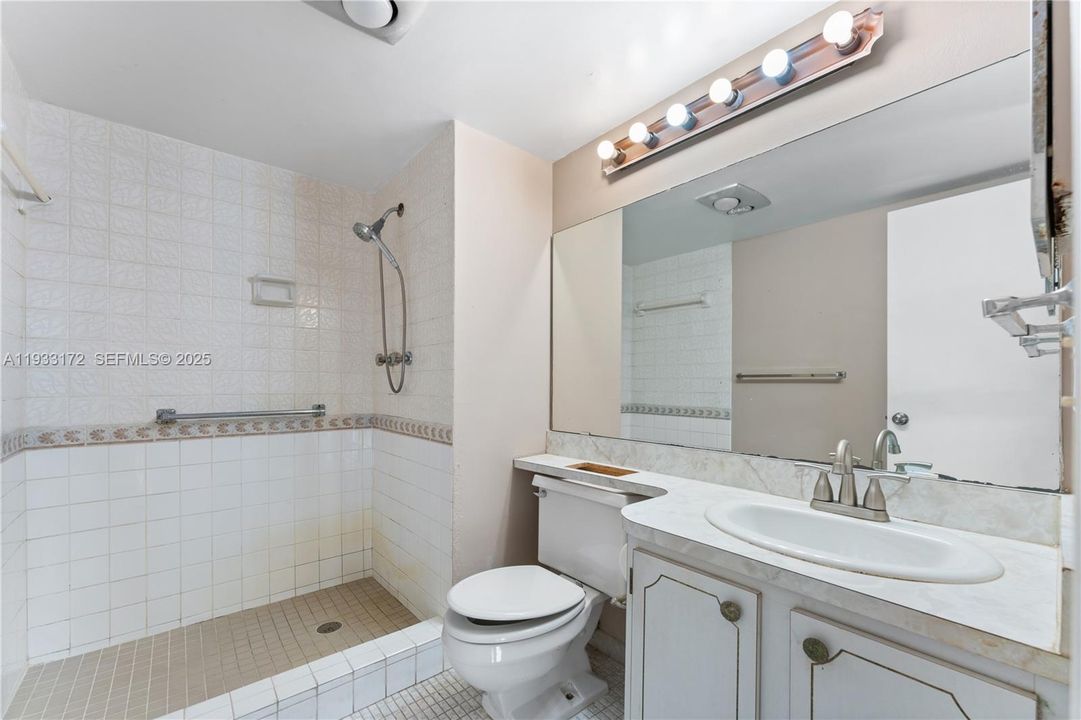 For Sale: $130,000 (2 beds, 2 baths, 1170 Square Feet)