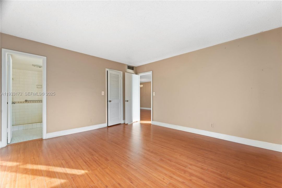 For Sale: $130,000 (2 beds, 2 baths, 1170 Square Feet)