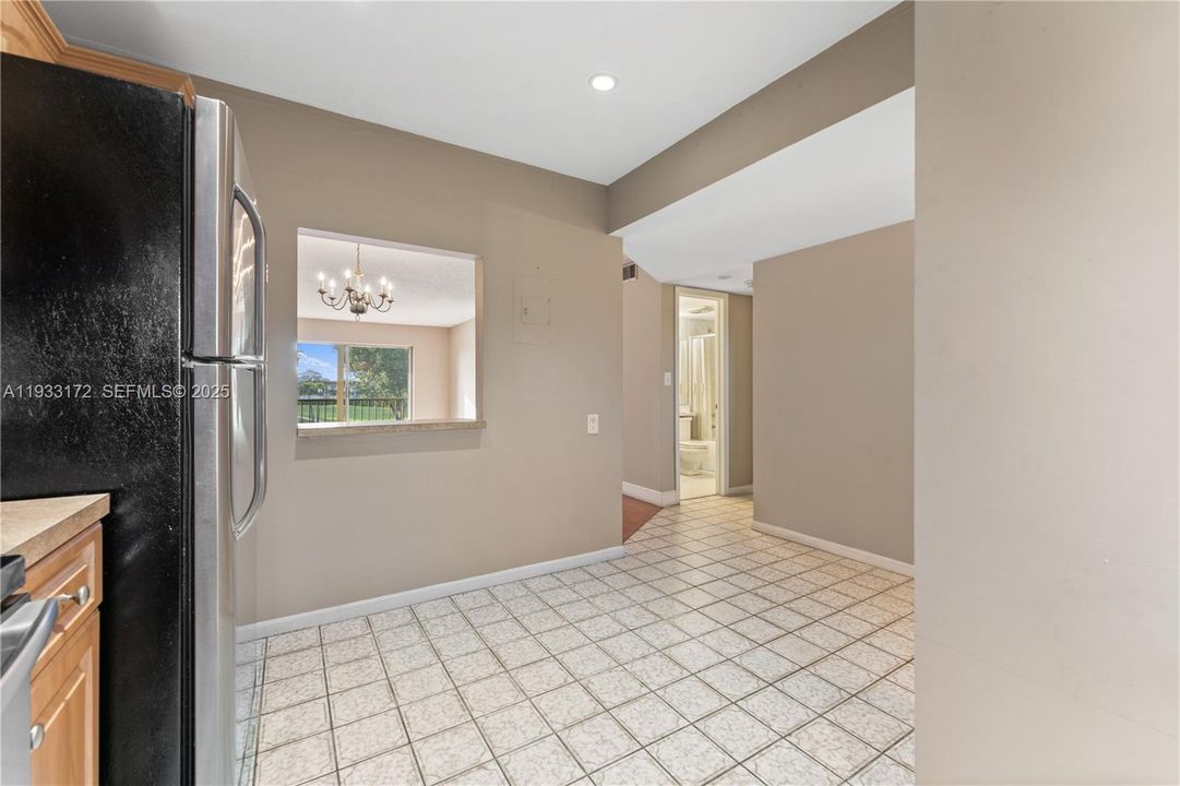 For Sale: $130,000 (2 beds, 2 baths, 1170 Square Feet)