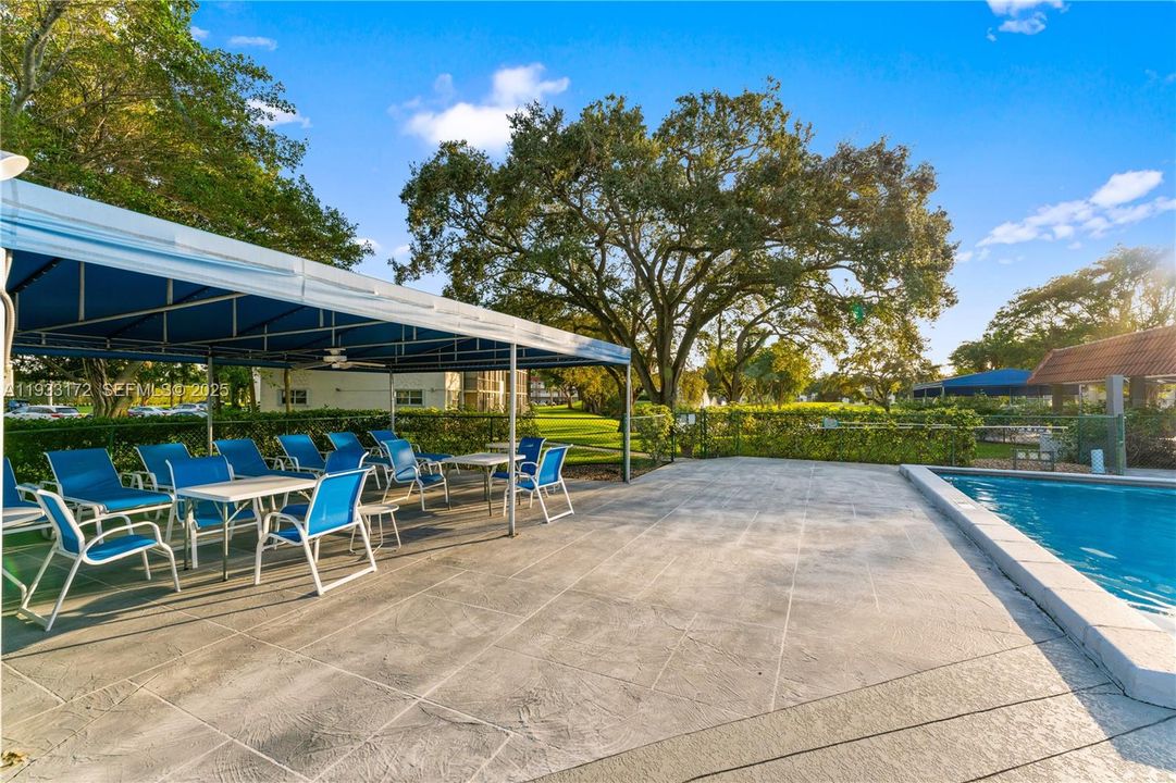 For Sale: $130,000 (2 beds, 2 baths, 1170 Square Feet)