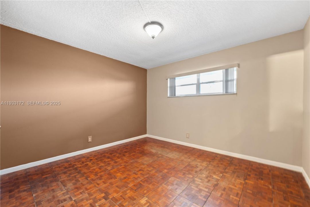 For Sale: $130,000 (2 beds, 2 baths, 1170 Square Feet)
