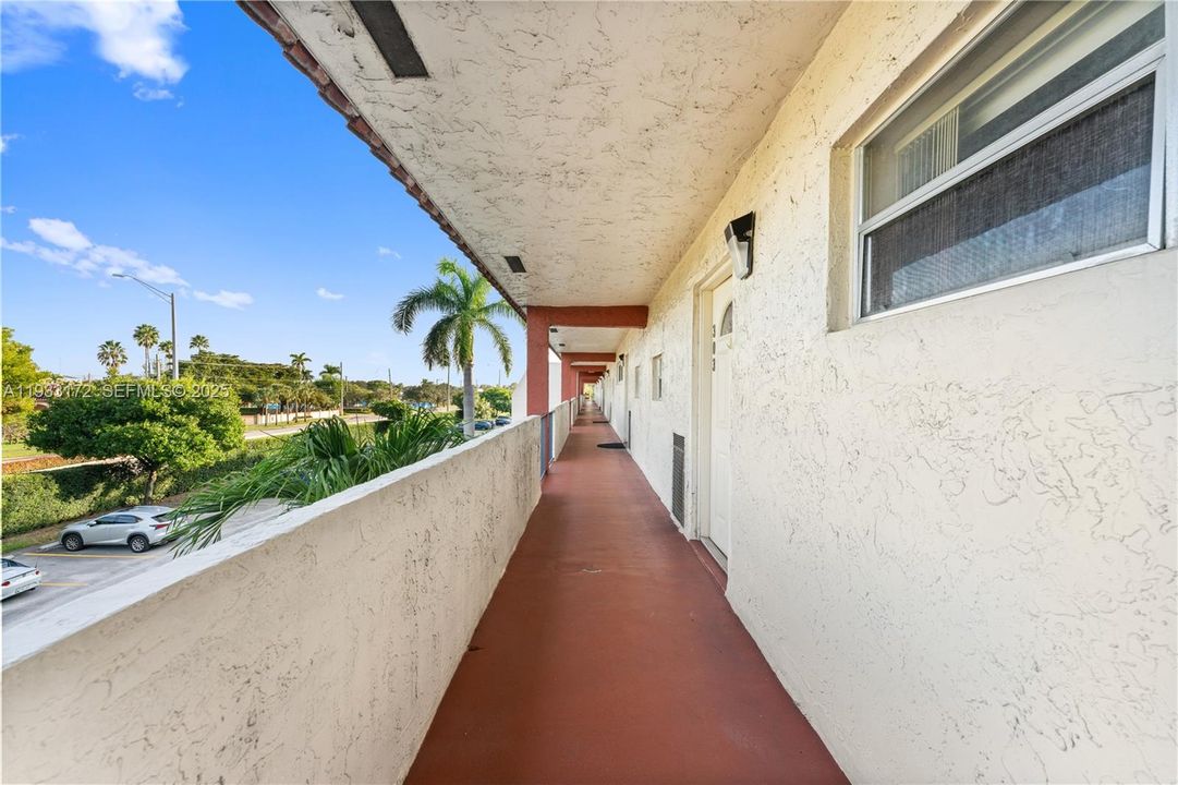 For Sale: $130,000 (2 beds, 2 baths, 1170 Square Feet)