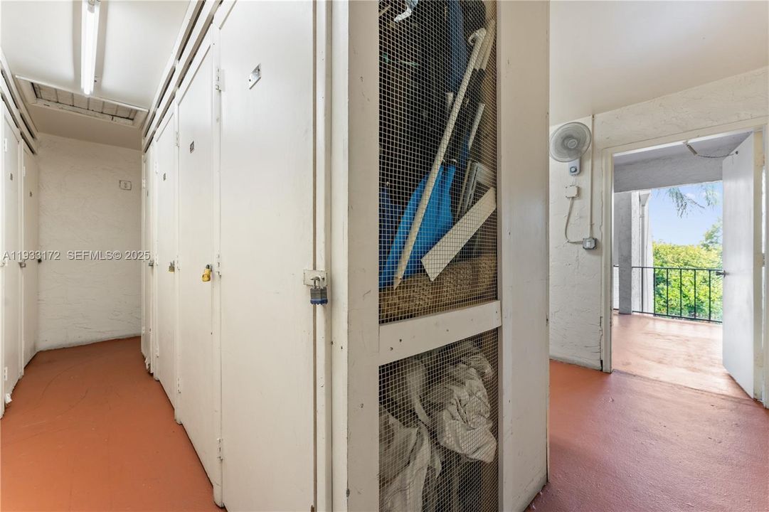 For Sale: $130,000 (2 beds, 2 baths, 1170 Square Feet)