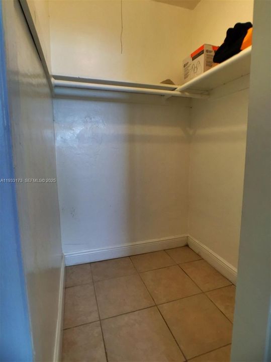 For Rent: $1,650 (0 beds, 1 baths, 409 Square Feet)