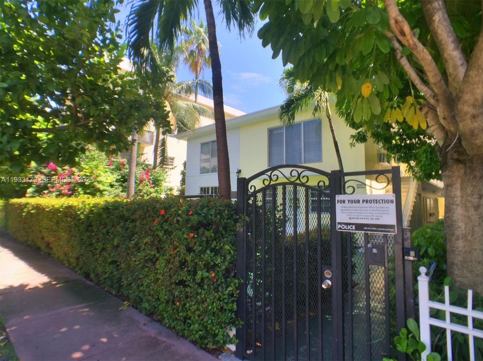 For Rent: $1,650 (0 beds, 1 baths, 409 Square Feet)