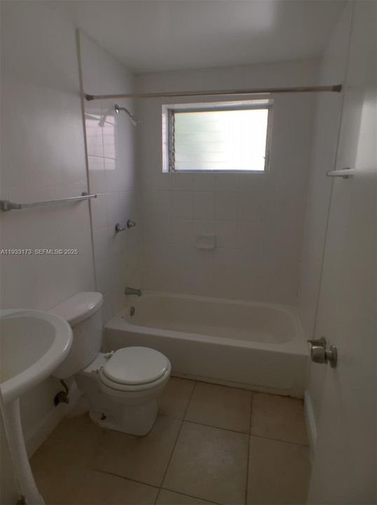 For Rent: $1,650 (0 beds, 1 baths, 409 Square Feet)