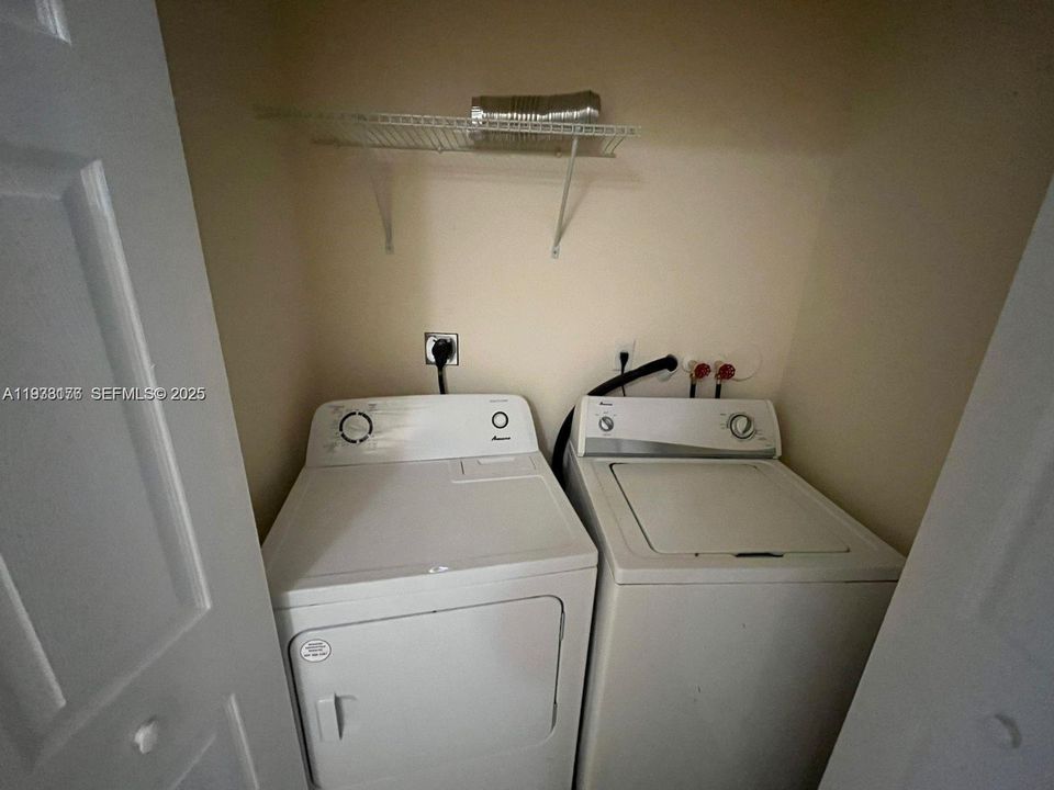 For Rent: $2,750 (4 beds, 2 baths, 1616 Square Feet)