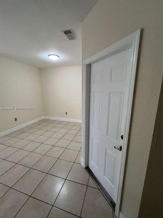 For Rent: $2,750 (4 beds, 2 baths, 1616 Square Feet)