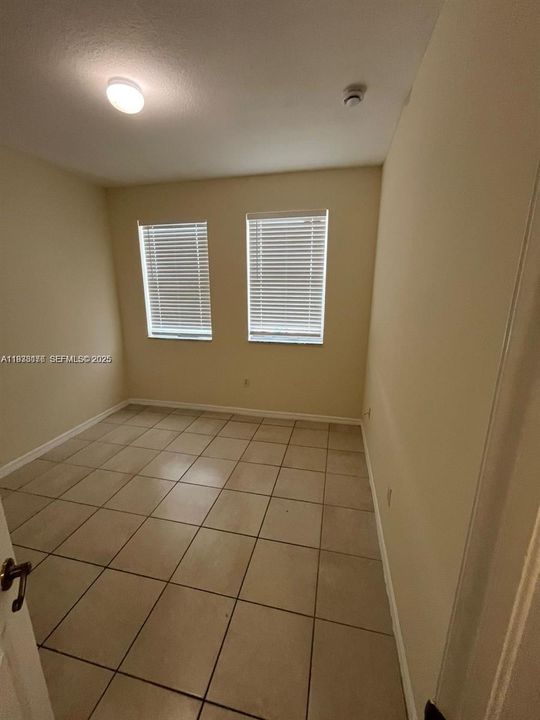 For Rent: $2,750 (4 beds, 2 baths, 1616 Square Feet)
