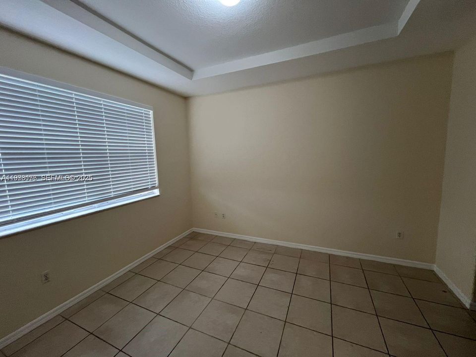 For Rent: $2,750 (4 beds, 2 baths, 1616 Square Feet)