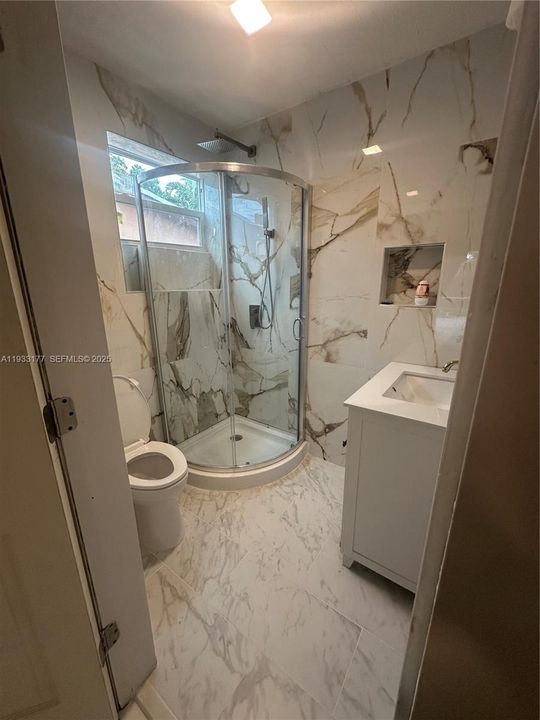 For Rent: $1,350 (1 beds, 1 baths, 2197 Square Feet)