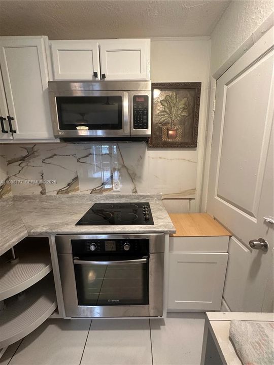 For Rent: $1,350 (1 beds, 1 baths, 2197 Square Feet)