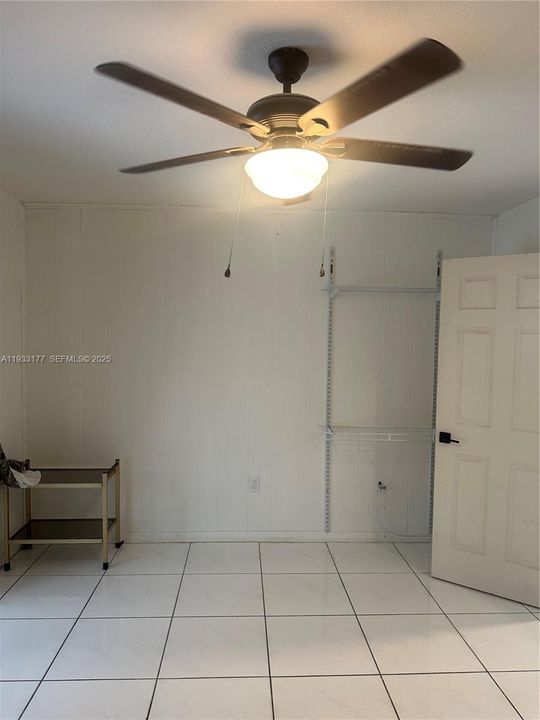 For Rent: $1,350 (1 beds, 1 baths, 2197 Square Feet)