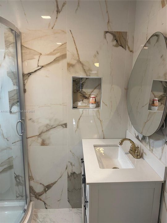 For Rent: $1,350 (1 beds, 1 baths, 2197 Square Feet)