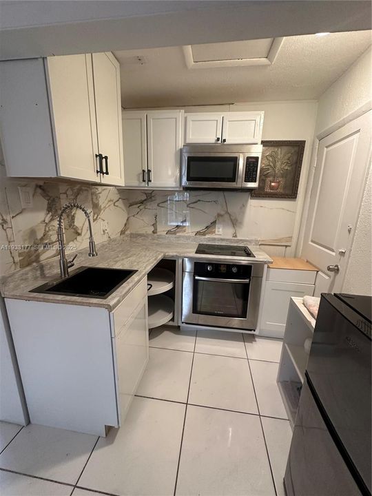 For Rent: $1,350 (1 beds, 1 baths, 2197 Square Feet)