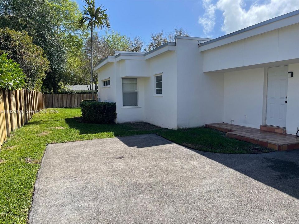 For Sale: $1,219,000 (4 beds, 2 baths, 2596 Square Feet)