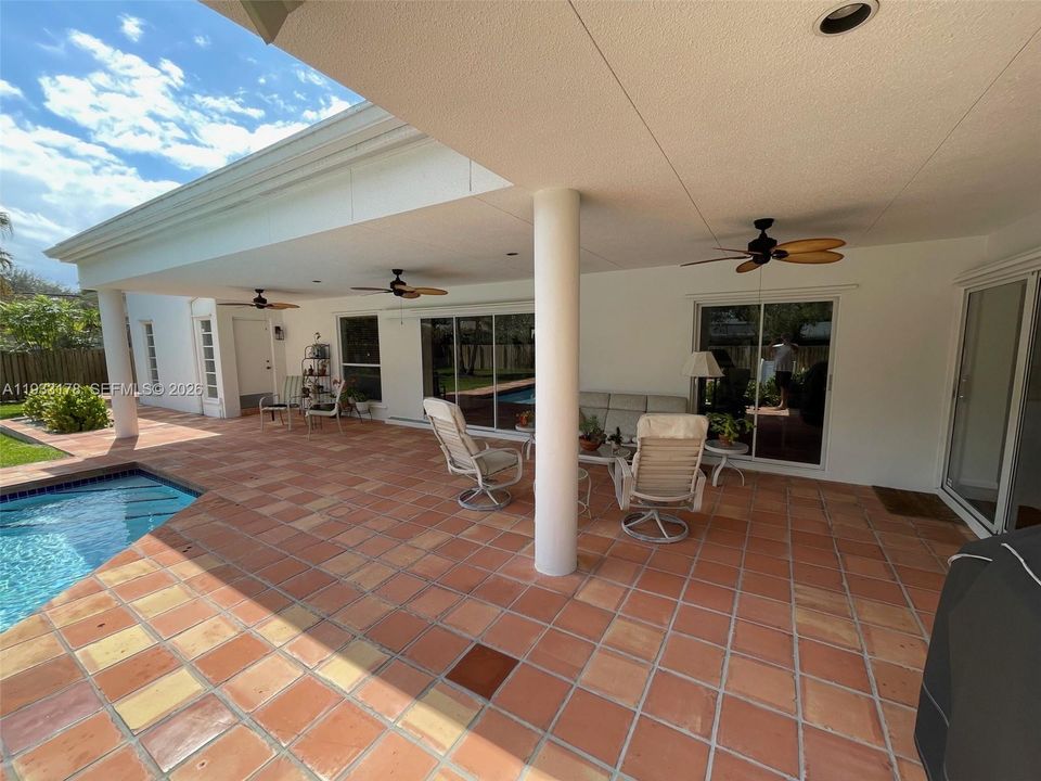 For Sale: $1,219,000 (4 beds, 2 baths, 2596 Square Feet)