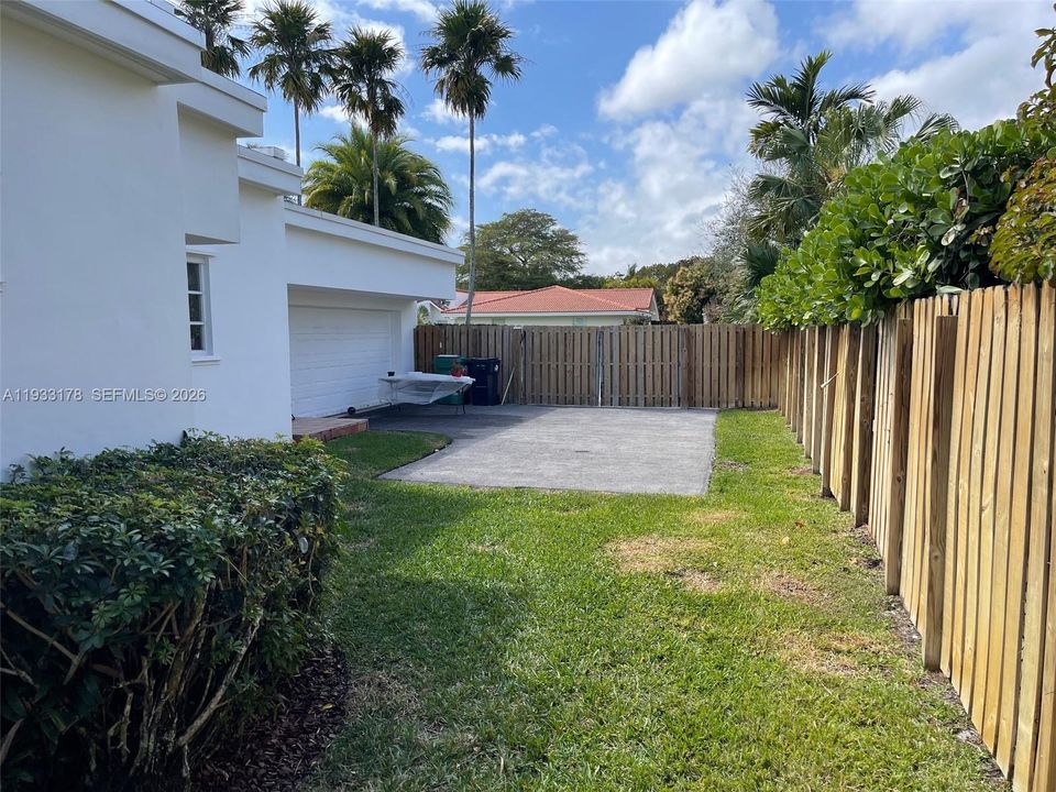 For Sale: $1,219,000 (4 beds, 2 baths, 2596 Square Feet)