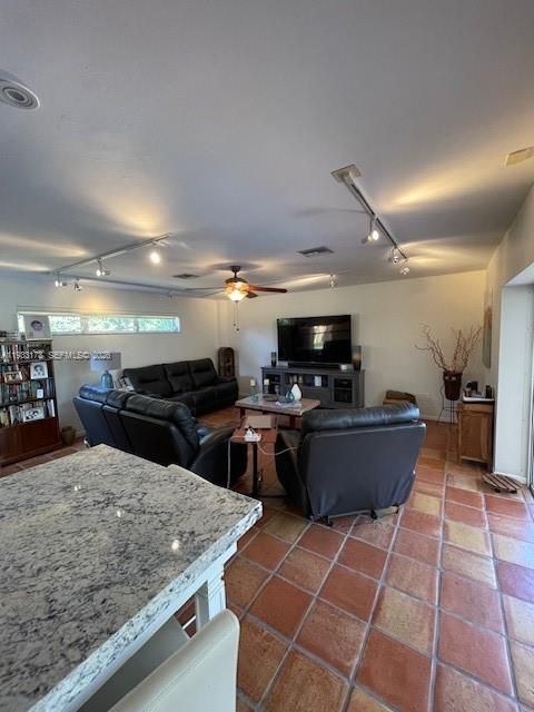 На продажу: $1,375,000 (4 спален, 2 ванн, 2596 Квадратных фут)