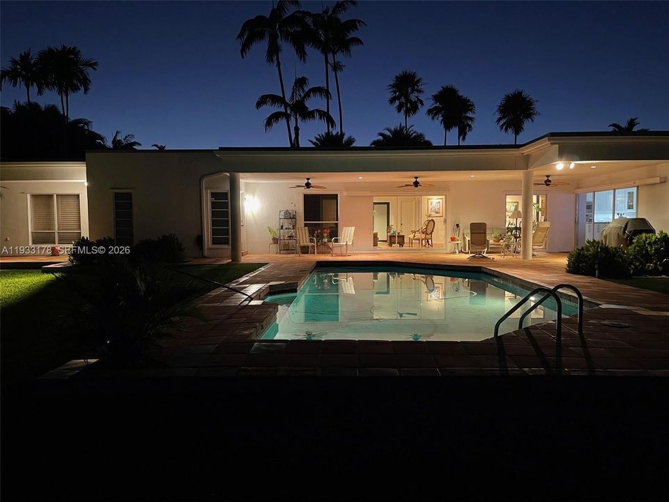 For Sale: $1,219,000 (4 beds, 2 baths, 2596 Square Feet)