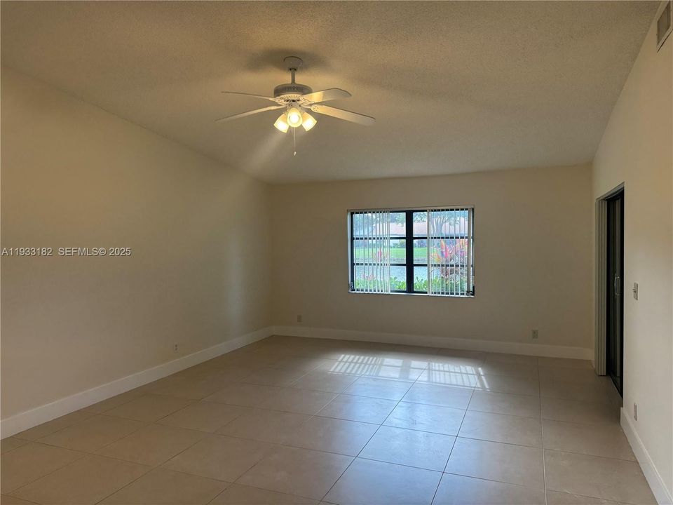 For Rent: $2,700 (2 beds, 2 baths, 1310 Square Feet)