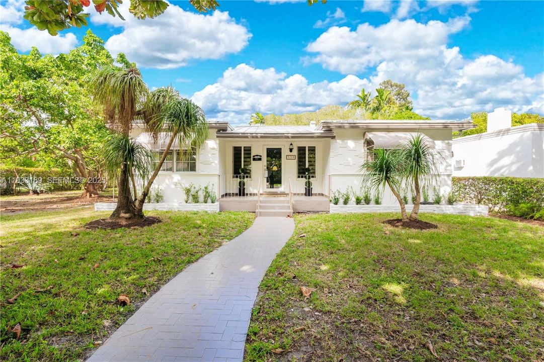 For Sale: $799,000 (3 beds, 2 baths, 1624 Square Feet)