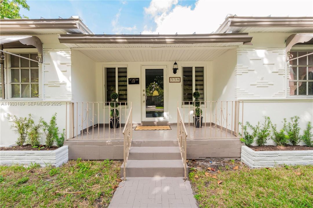 For Sale: $799,000 (3 beds, 2 baths, 1624 Square Feet)