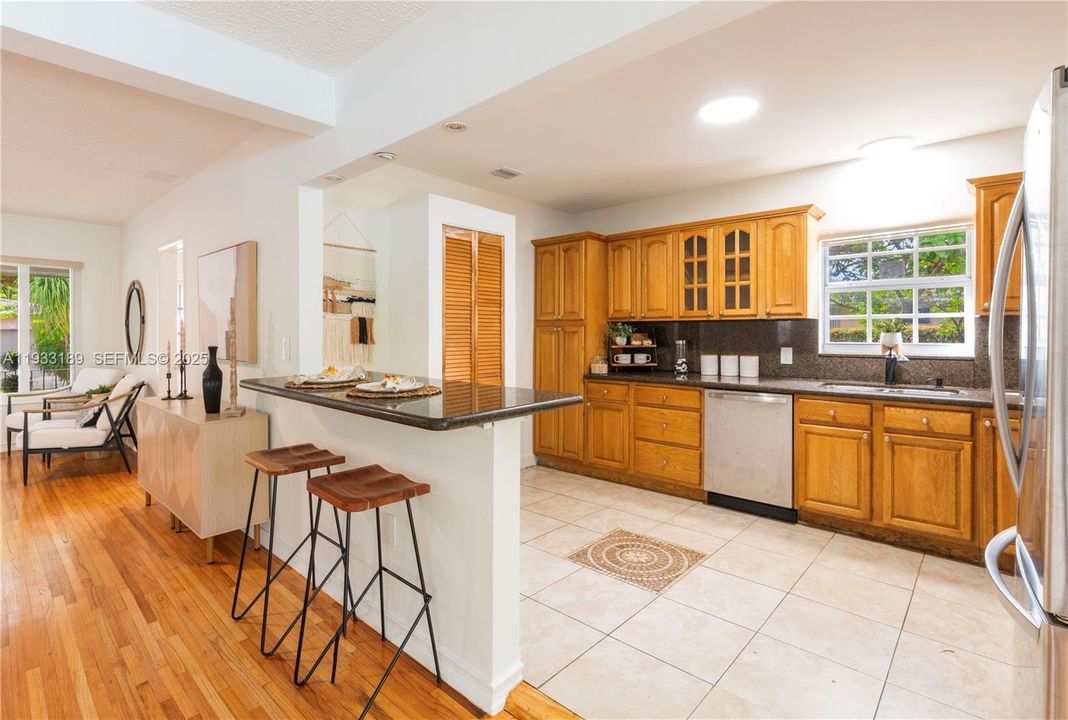 For Sale: $799,000 (3 beds, 2 baths, 1624 Square Feet)