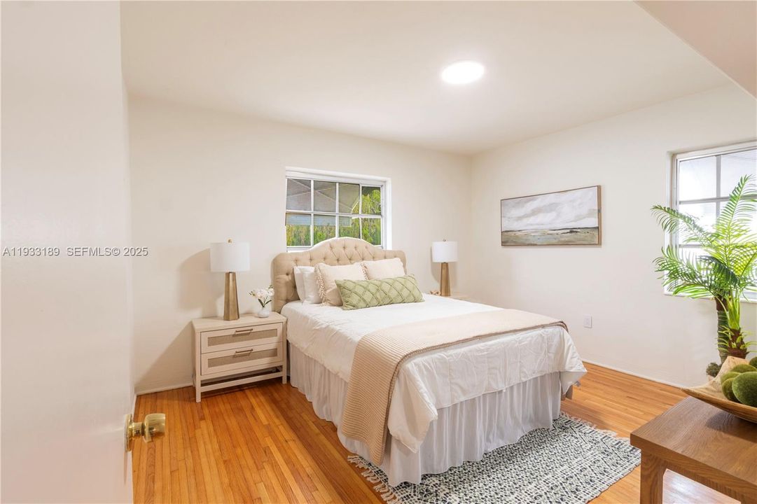 For Sale: $799,000 (3 beds, 2 baths, 1624 Square Feet)