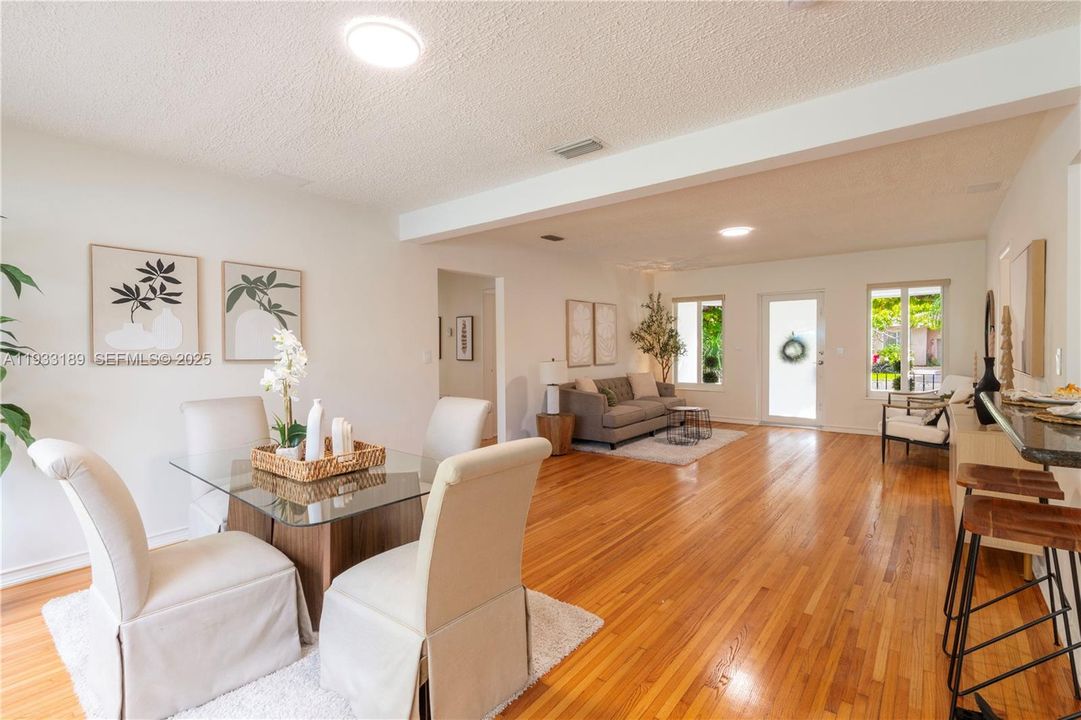 For Sale: $799,000 (3 beds, 2 baths, 1624 Square Feet)