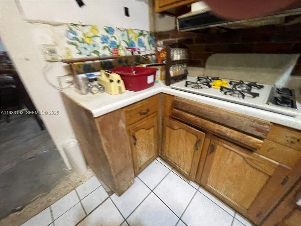 For Sale: $475,000 (3 beds, 2 baths, 1635 Square Feet)