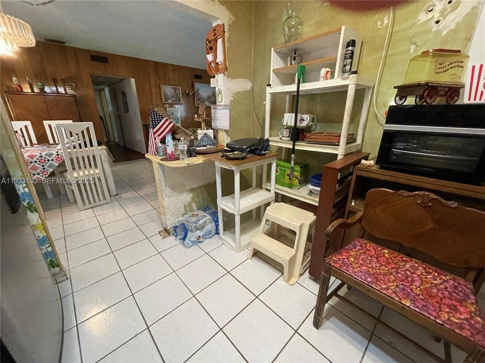 For Sale: $475,000 (3 beds, 2 baths, 1635 Square Feet)