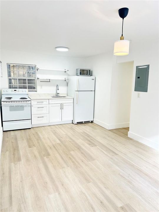 For Rent: $1,700 (1 beds, 1 baths, 0 Square Feet)