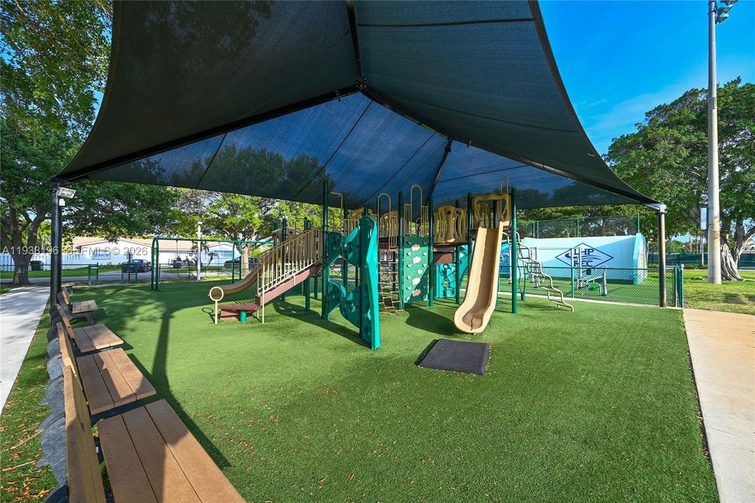 En Venta: $1,195,000 (3 camas, 2 baños, 1824 Pies cuadrados)